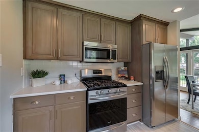 Gas Stove and Built-In Microwave. Don't Miss the R