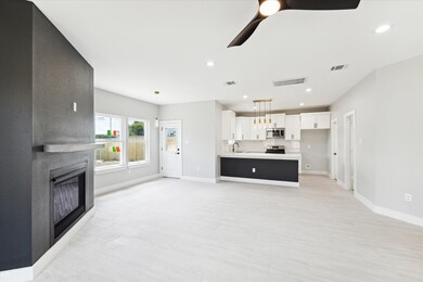 8602 Viera Ln, Houston, TX 77075 - photo 5