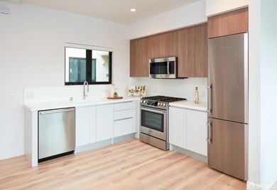 2747 San Pablo Ave unit 504, Berkeley, CA 94702 - photo 4