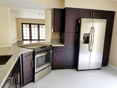 3535 Magellan Cir unit 521, Miami, FL 33180 - photo 4