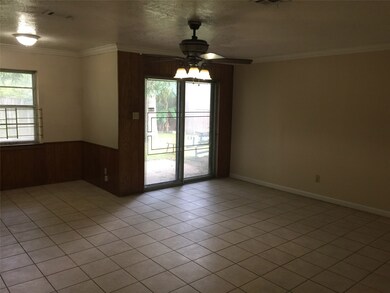 615 Hurley St, Houston, TX 77022 - photo 5