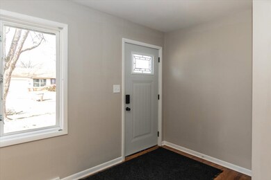 2741 Poplar Dr, Columbus, IN 47203 - photo 3