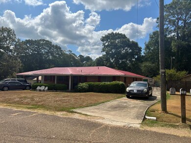 103 Watts St, McComb, MS 39648 - photo 2