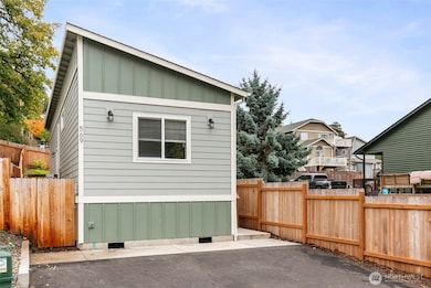 569 N 3rd Place, Kalama, WA 98625 - photo 2