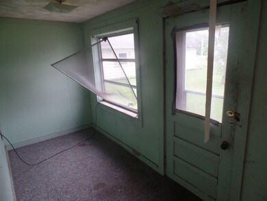 39 F St SW, Linton, IN 47441 - photo 5