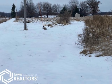 2422 Juniper Ave, Fairfield, IA 52556 - photo 2