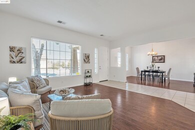 166 Rangewood Dr, Pittsburg, CA 94565 - photo 4