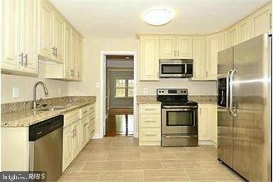 11416 Empire Ln, Rockville, MD 20852 - photo 5