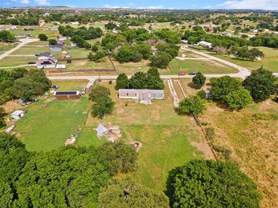 190 Valley Lake Ln, Springtown, TX 76082 - photo 2