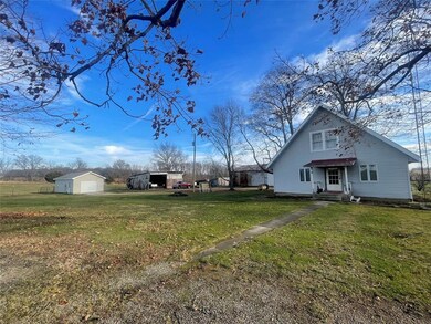 903 S Graham Creek Rd, Covington, IN 47932 - photo 3