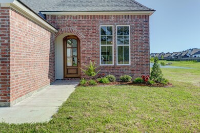 309 San Sebastian Dr, Youngsville, LA 70592 - photo 2