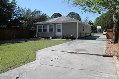 1213 Julia St 006