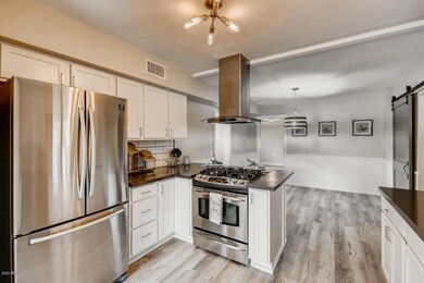 8815 N 6th St Phoenix AZ 85020-large-012