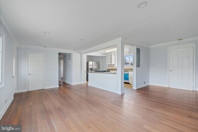 3514 Maple Ct, Falls Church, VA 22041 - photo 5