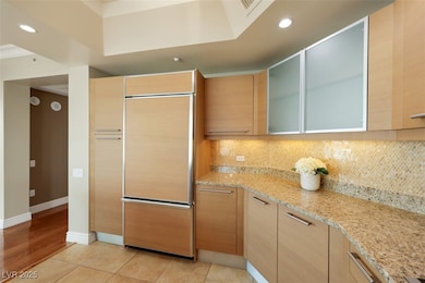 Turnberry Towers unit 708, Las Vegas, NV 89109 - photo 3