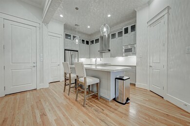 505 W 25th St, Houston, TX 77008 - photo 2