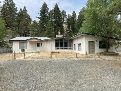 205 Nugget St, Canyon City, OR 97820 - photo 4