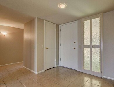 9893 W Spanish Moss Ct, Sun City, AZ 85373 - photo 6