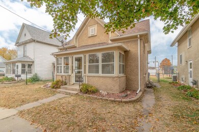 536 Newton St, Waterloo, IA 50703 - photo 2