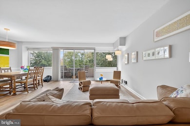 4515 Willard Ave, Chevy Chase, MD 20815 - photo 3