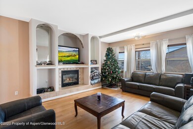 308 Riverview Ave_003