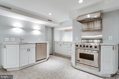 1231 31st St NW unit 1235, Washington, DC 20007 - photo 4