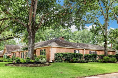 10002 Doliver Dr, Houston, TX 77042 - photo 3