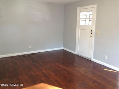 557 Chestnut Dr, Jacksonville, FL 32208 - photo 2