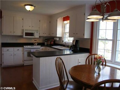 Kitchen - White Kitchen/Hardwood Floors,New Counte