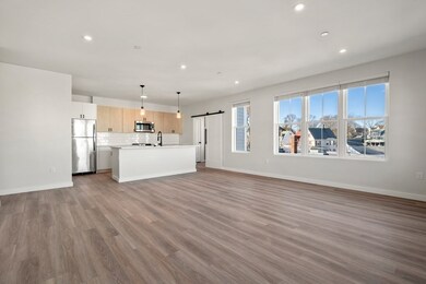 10 Somerset Ave unit 407, Winthrop, MA 02152 - photo 2