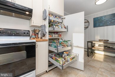 808 W Maple St, Palmyra, PA 17078 - photo 5