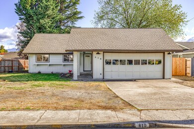 610 Hopkins Rd, Central Point, OR 97502 - photo 2