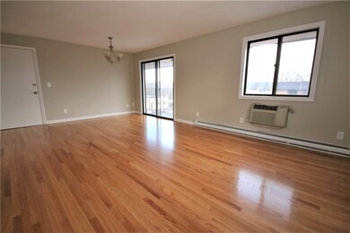 Riverview Condominiums unit 41, Lincoln, RI 02865 - photo 4