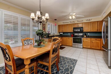 Eat-In Kitchen