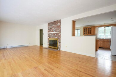 002-photo-living-room-7186643