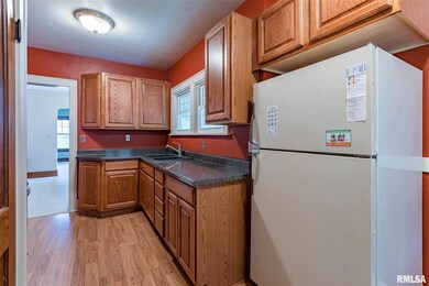 2008 Vine St, Davenport, IA 52804 - photo 7