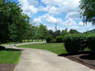 125 Walnut Ave, Sugarloaf, PA 18249 - photo 3