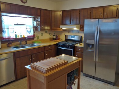 1 Bradley Ct, Saint Albans, VT 05478 - photo 3