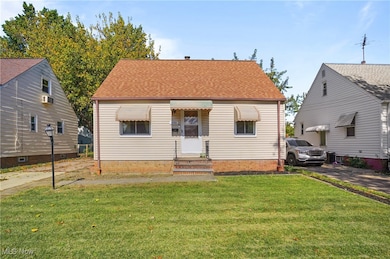 20561 Westport Ave, Euclid, OH 44123 - photo 2