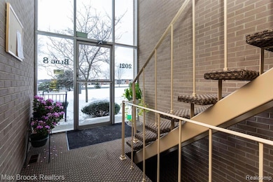 2021 Klingensmith Rd unit 83, Bloomfield Hills, MI 48302 - photo 3