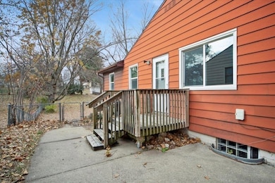 3822 SW 2nd St, Des Moines, IA 50315 - photo 2