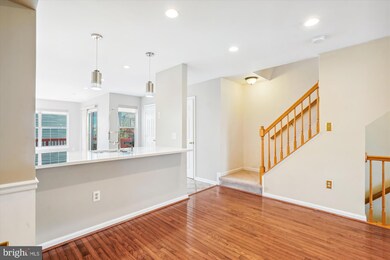 2403 Simpkins Farm Dr, Herndon, VA 20171 - photo 7