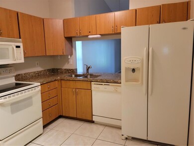 Double Door Fridge w/ Ice & Water in Door