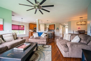 2834 Legends Crest Dr, Spring, TX 77386 - photo 2