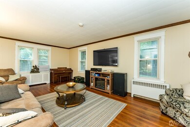 8 Orly Ct, West Windsor, NJ 08550 - photo 4