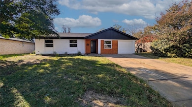 6836 Alma St, Forest Hill, TX 76140 - photo 2