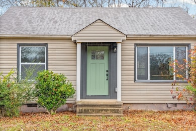 715 Mcgraw St, Clarksville, TN 37040 - photo 4