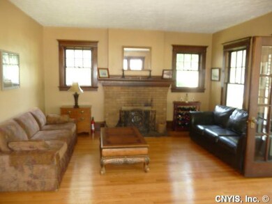 Living Room Woodburning fireplace