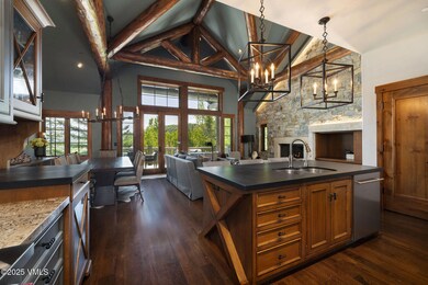 2505_1246_bachelor_ridge_rd_interior_kit