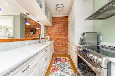 193 Saint Botolph St unit 4, Boston, MA 02115 - photo 2